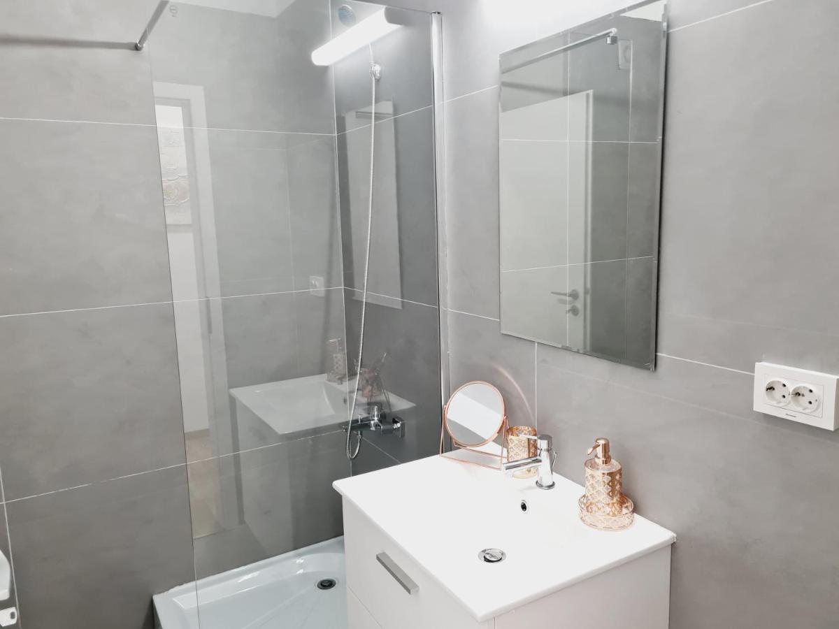 Lovely Ultracentral Apartment With Parking Cluj-Napoca Luaran gambar